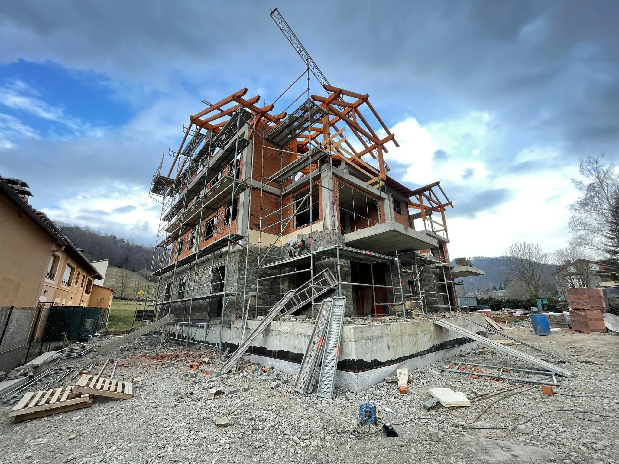 La estructura, cerrándose